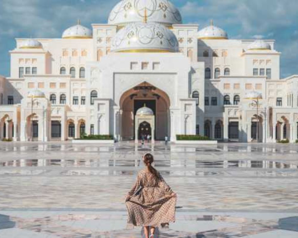 dubai-to-abu-dhabi-grand-mosque-&-qasr-ai-watan-palace-tour-package